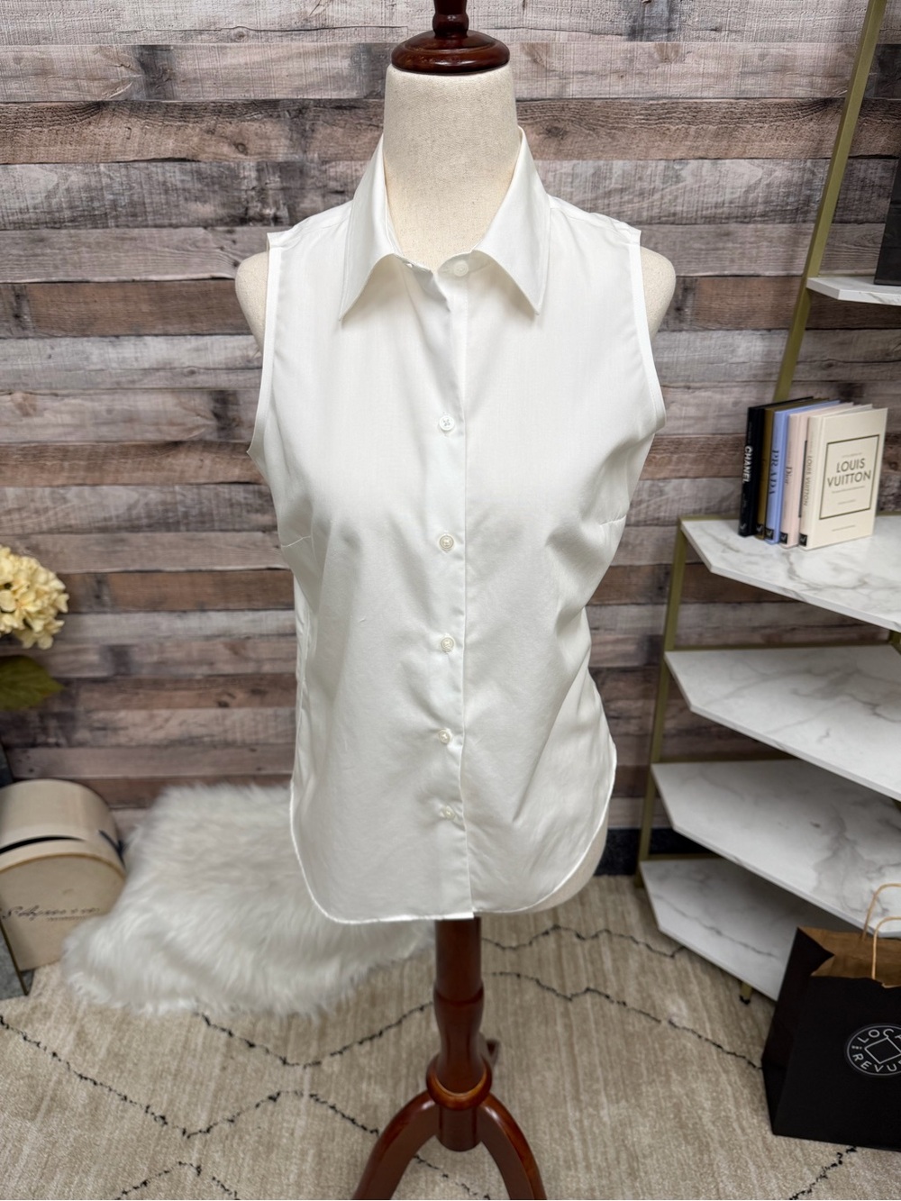 Ann Taylor White Sleeveless Button-Down Shirt